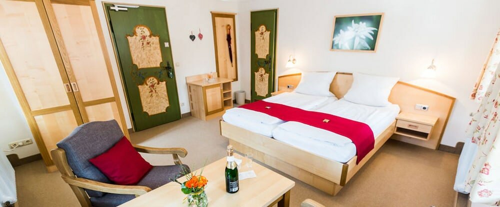 Фото Gästehaus Enzianhof Hotel garni