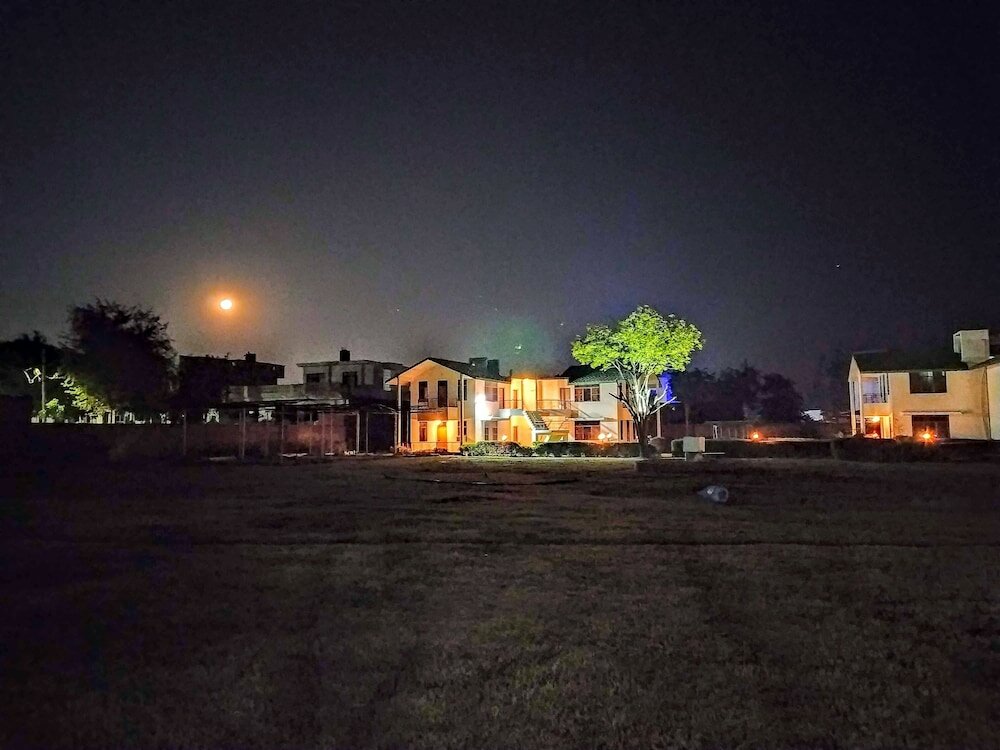 Фото The New Swaraj Resort