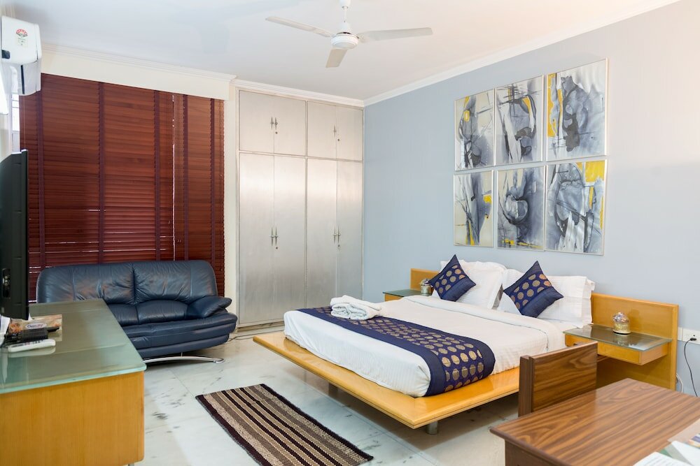 Фото Under My Roof Green Park