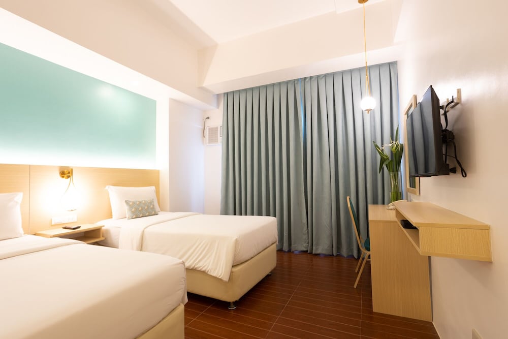 Фото Allure Hotel & Suites