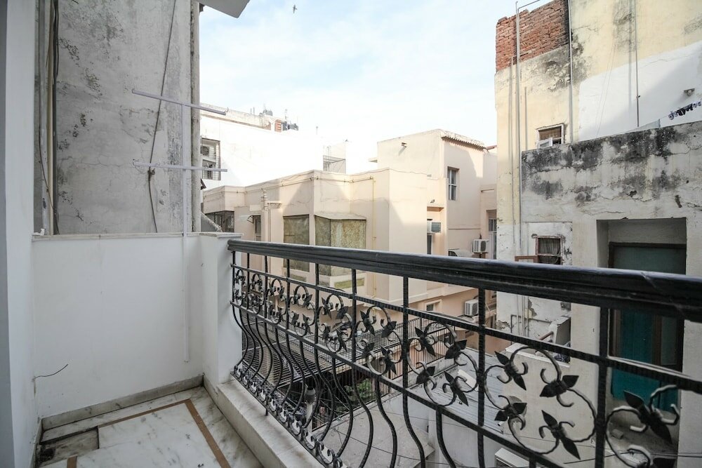 Фото Under My Roof Green Park