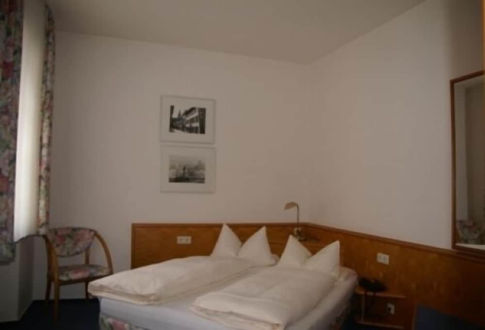 Фото Hotel Am Rathaus