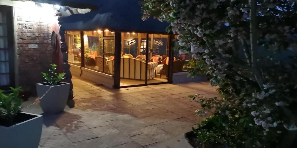 Фото Amazian Mountain River Lodge