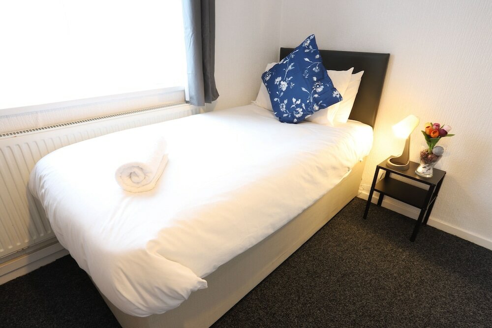 Фото B'ham Nec Hs2