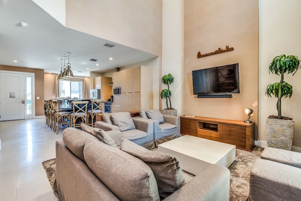 Фото Magic Village Resort 4 Bdrm Townhome