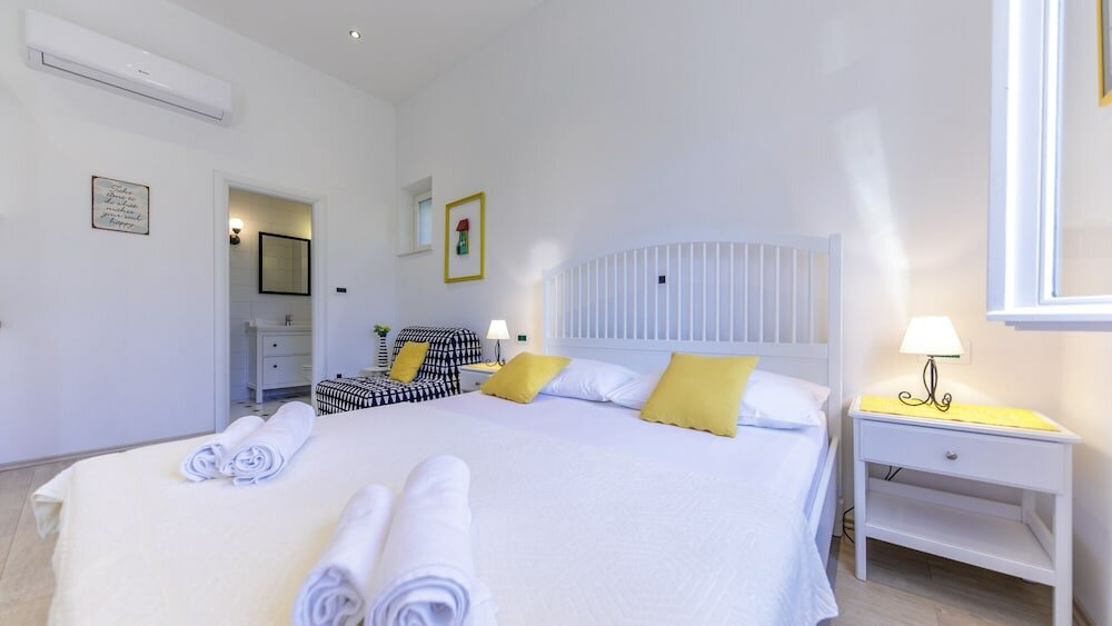 Фото Ivano's studio apartments