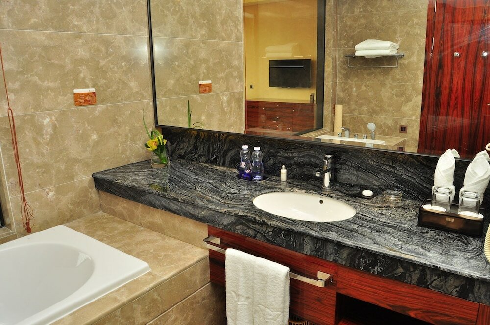 Фото Guangzhou Tongyu International Hotel