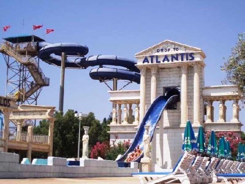 Гостиница Luxury Villa - Private Pool and Wifi Perfect Location for a Holiday