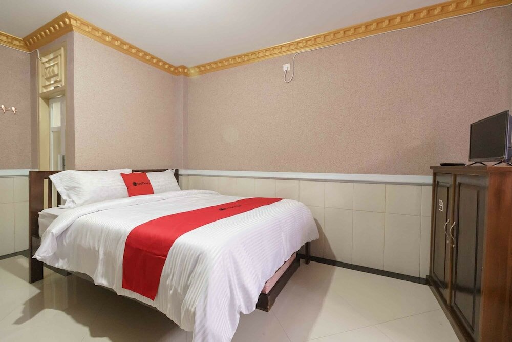 Фото RedDoorz Plus Syariah near Rsup Dr. M. Djamil Padang