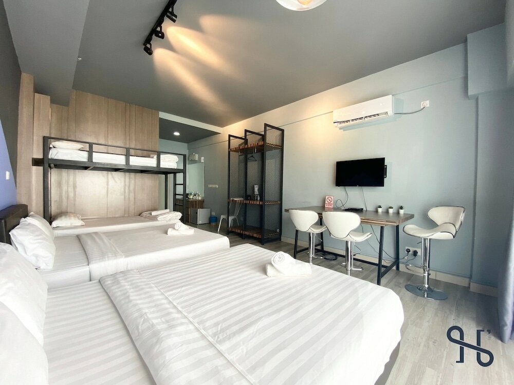 Фото Homesuite' Home @Aeropod SOVO