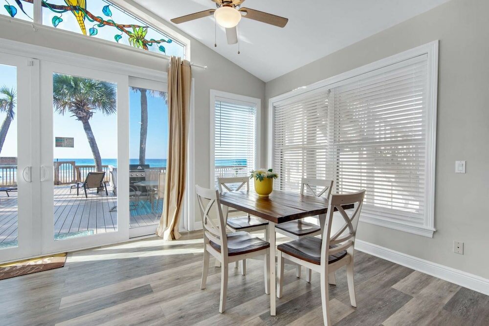 Фото Parrotdise on the Gulf