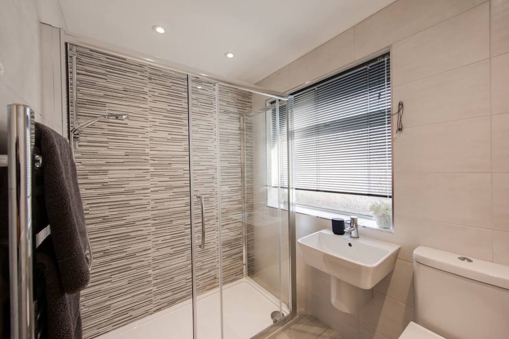 Фото Bungalow 2 min Walk to Beach and sea Sleeps 6