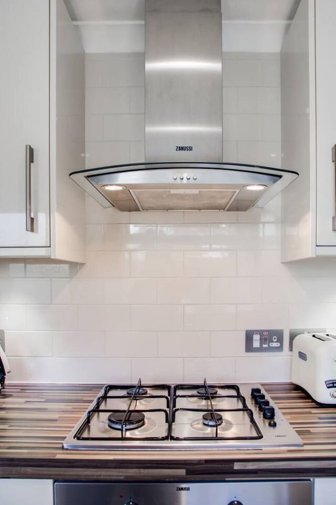 Фото Bungalow 2 min Walk to Beach and sea Sleeps 6