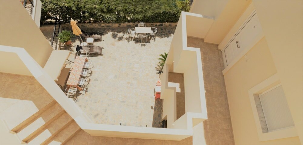 Фото Vrokastro Apartments