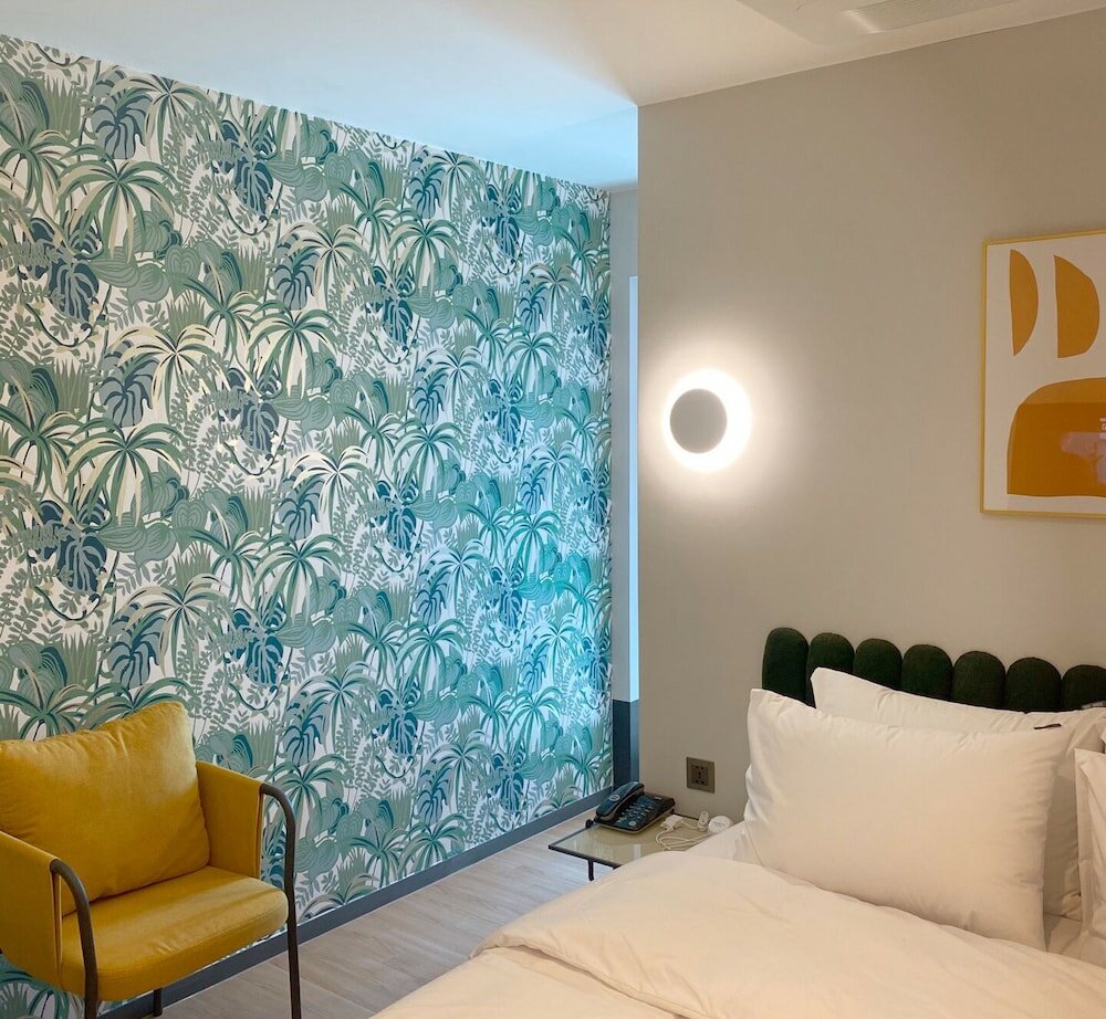 Фото Seven Bricks Hotel