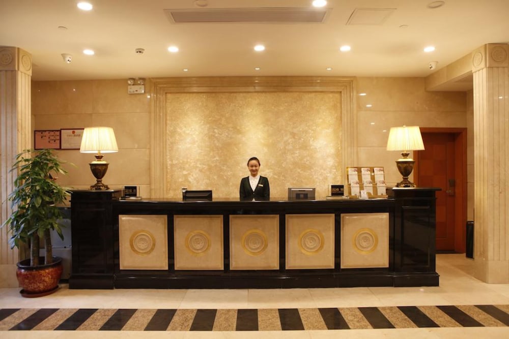 Фото Guangzhou Yuehai Hotel