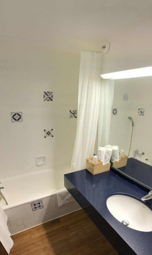 Фото Savoie Hôtel