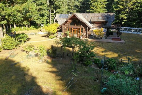 Гостиница Redwood Log Cabin в Кресент Сити