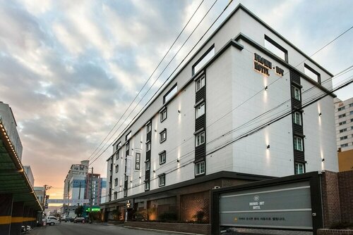 Гостиница Browndot Hotel Masan Odong в Чханвоне