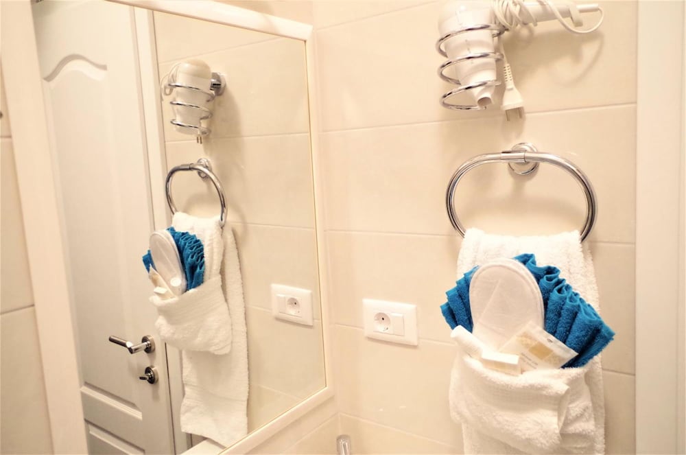 Фото Greystar & Bluestar