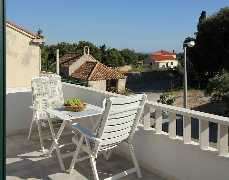 Гостиница Modern Apartment in Mocici With Terrace