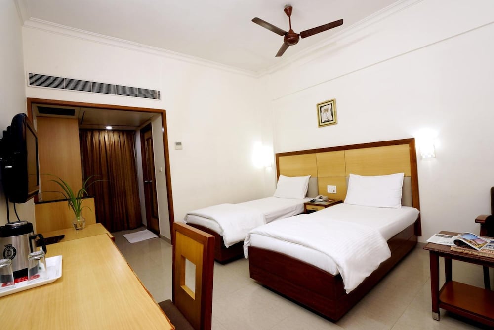Фото Hotel Geetha Regency