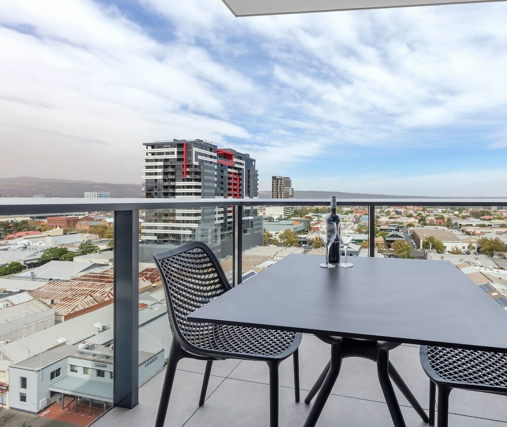 Фото Avani Adelaide Residences