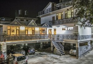 отель WOW STAYZ2 Hotel The Lodge