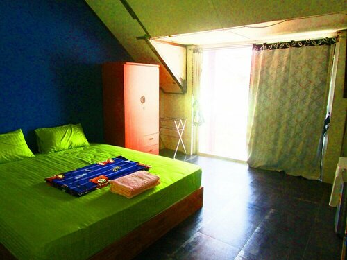 Гостиница Yai Shop & Rooms