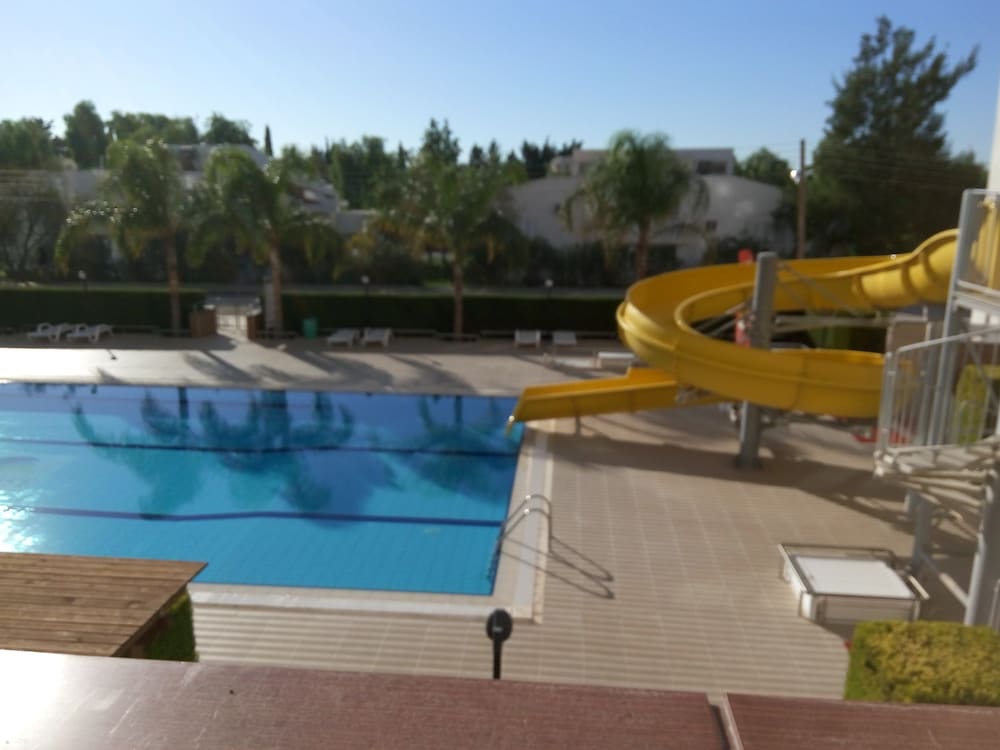 Фото Studio with Pool View at Longbeach