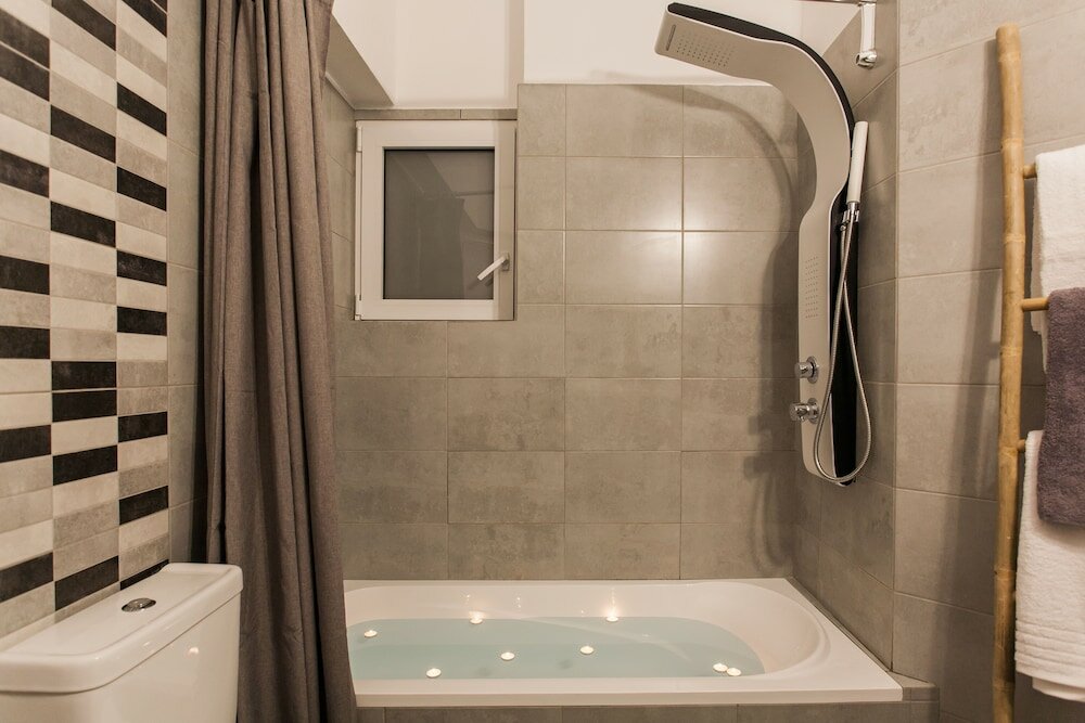 Фото High Class Huge Central Apartment