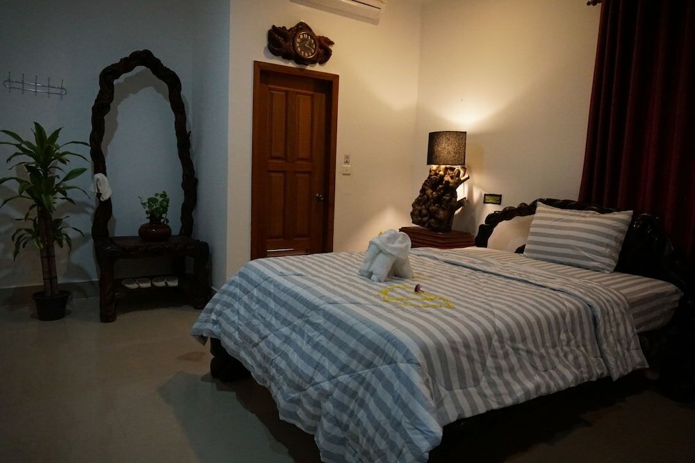 Фото WoodrootsBanteaychhmar