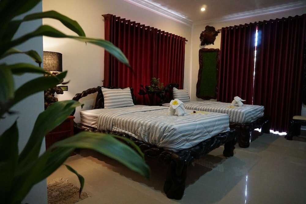 Фото WoodrootsBanteaychhmar