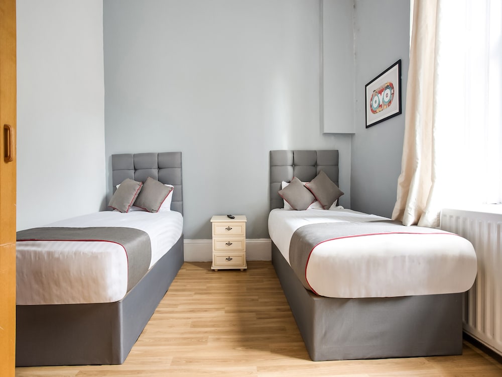 Фото Clifton Mount Hotel