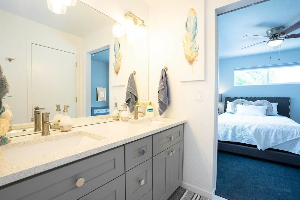 Фото The Tennyson Adventure A Luxury Townhome With Private Balcony