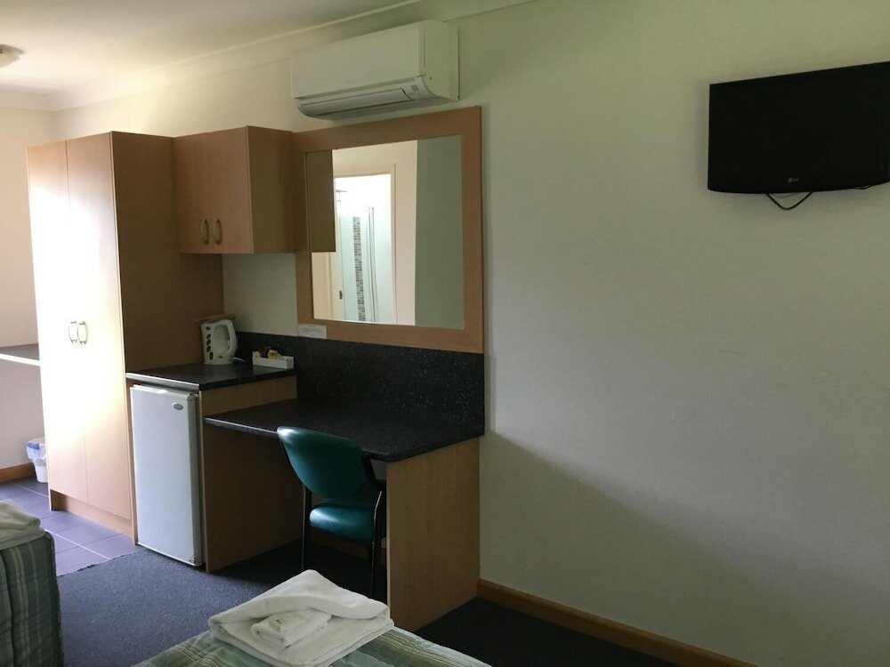 Фото Bull 'n' Bush Hotel Motel