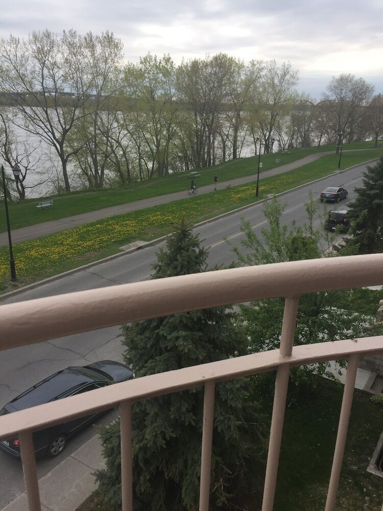 Фото Cozy water front Montreal