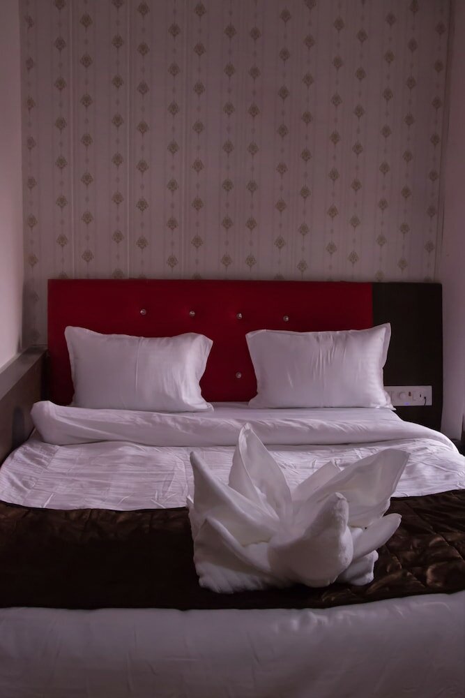 Фото Hotel Shree Palace & Restaurant