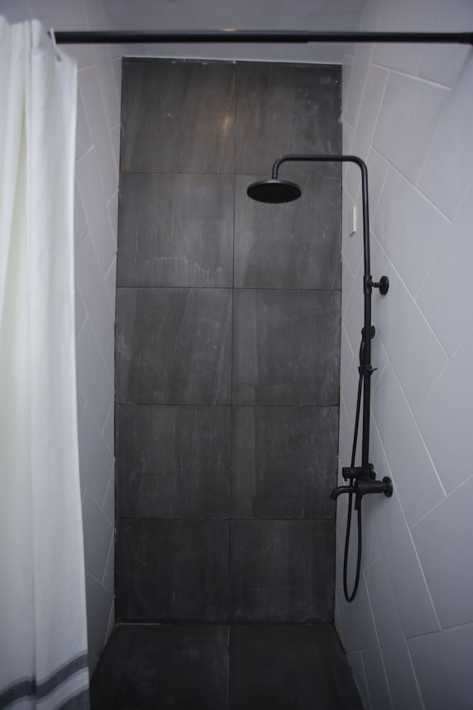 Фото The Colonial