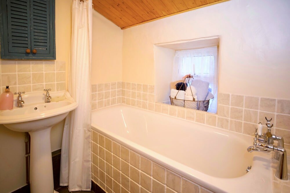 Фото Vine Cottage - B&b