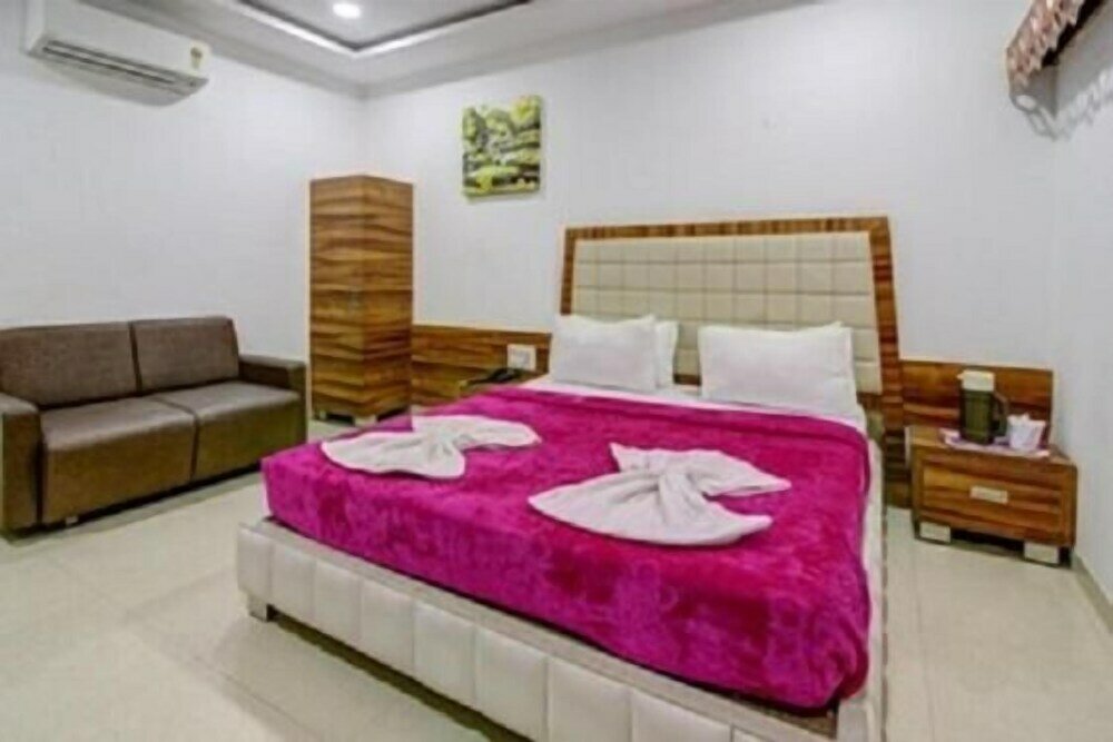 Фото Hotel Caravan