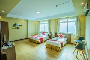 Гостиница Golden Gate China Town Hotel