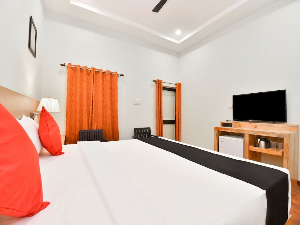 Фото Capital O 35409 Hotel Megh Niwas