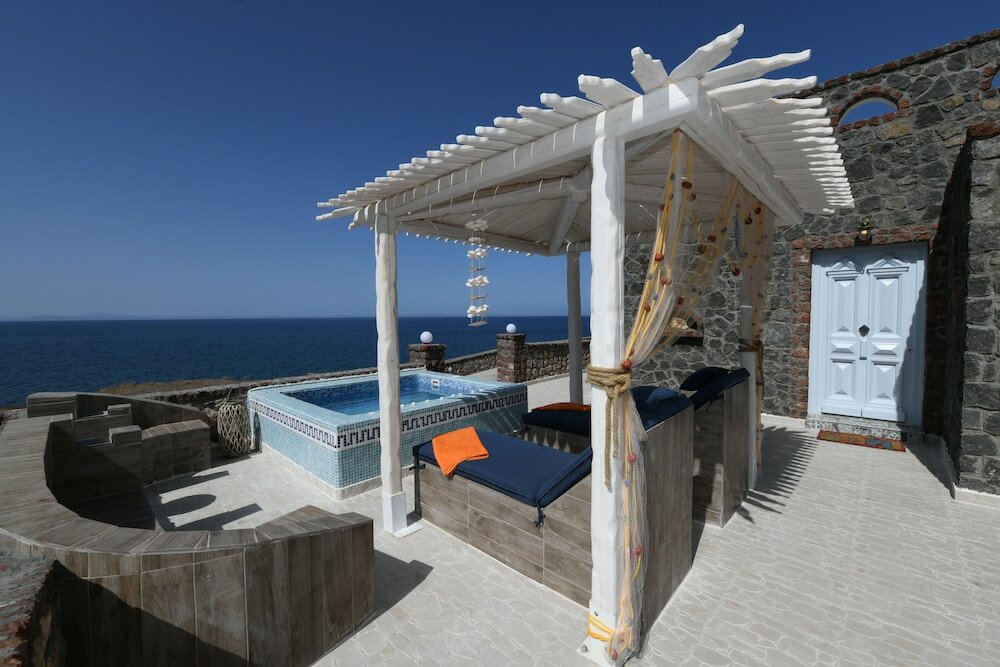 Фото Starlight Luxury Seaside Villa & Suites