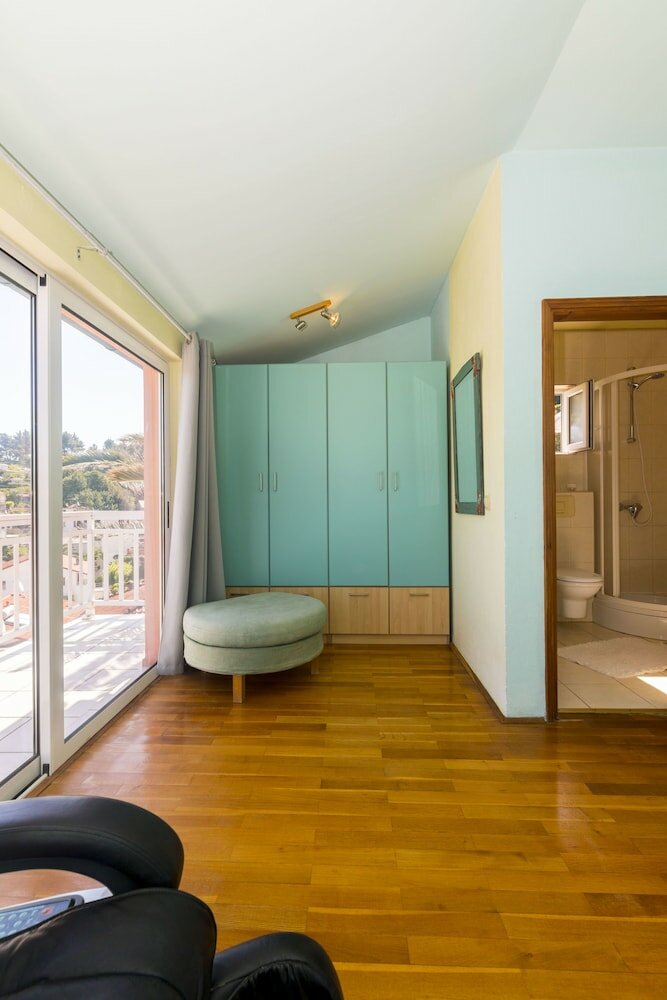 Фото Apartments and Room Caric