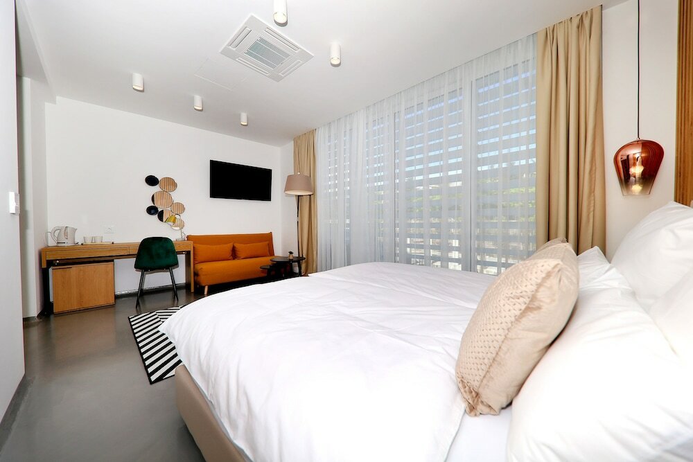 Фото White Rooms Zadar 345