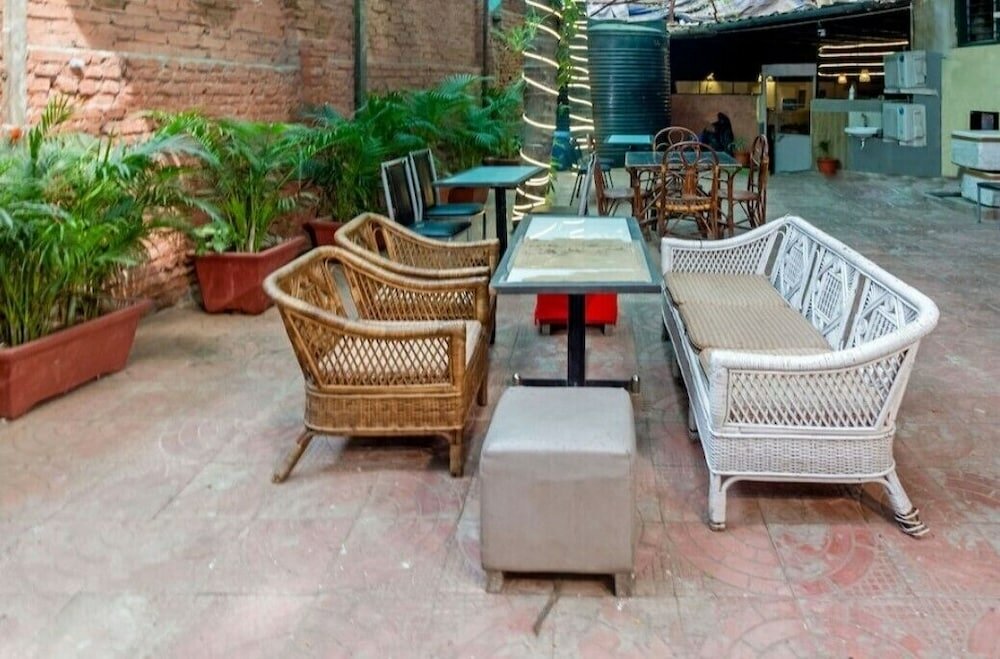 Фото Hotel Qubestay Airport