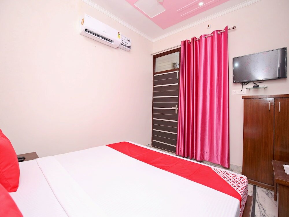Фото Oyo 16431 Hotel New Comfort 1