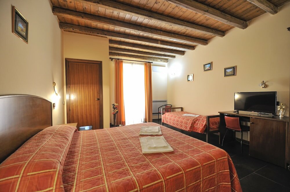 Фото Hotel Piccolo di Corduneanu Aurora