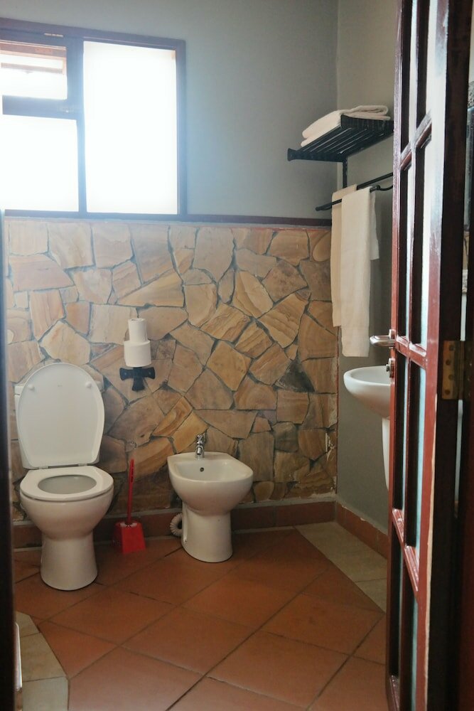 Фото Enyati Lodge